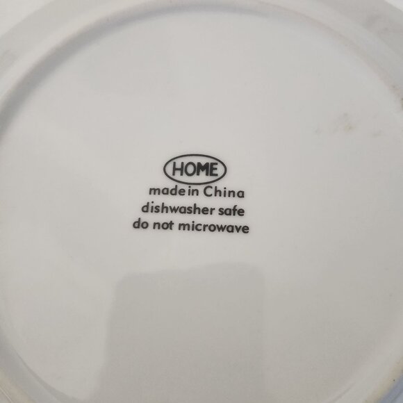 Set Of 3 Vintage Snowman Dessert Plates Red & White Christmas Design 8" - Picture 5 of 6